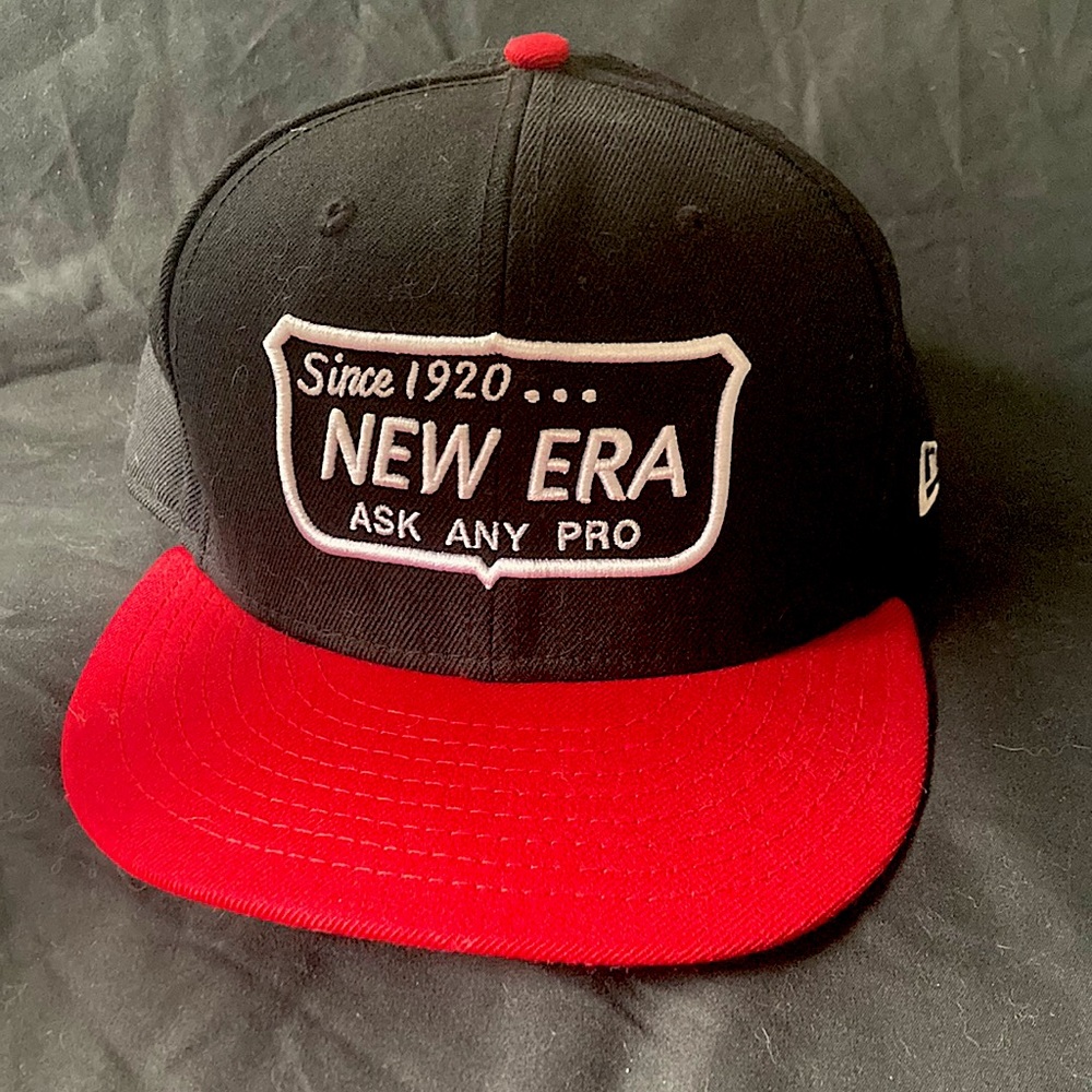 New Era 9FIFTY SnapBack Black/Red “ Since 1920 New Era Ask Any Pro” edition